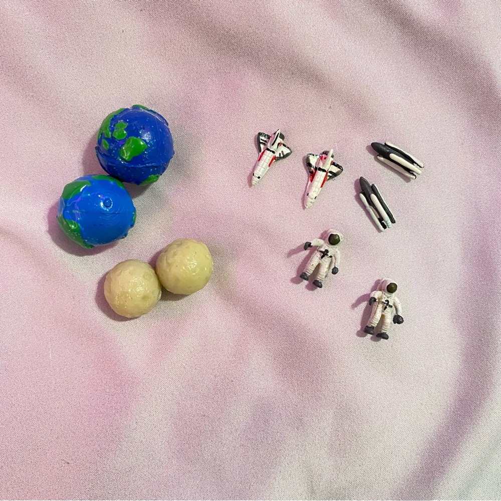 space man astronauts moon earth planets spaceship miniature figures